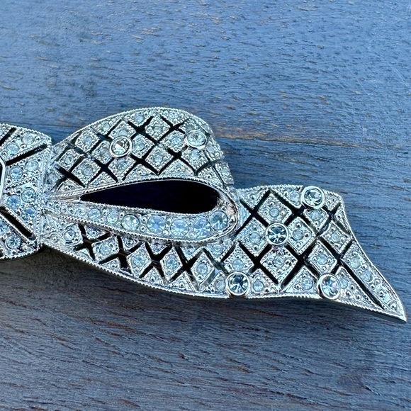 Vintage Rhinestone Bow Brooch - Picture 12 of 12